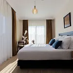 Exclusive & Hotel
