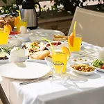 Hotel Exclusive & 3*